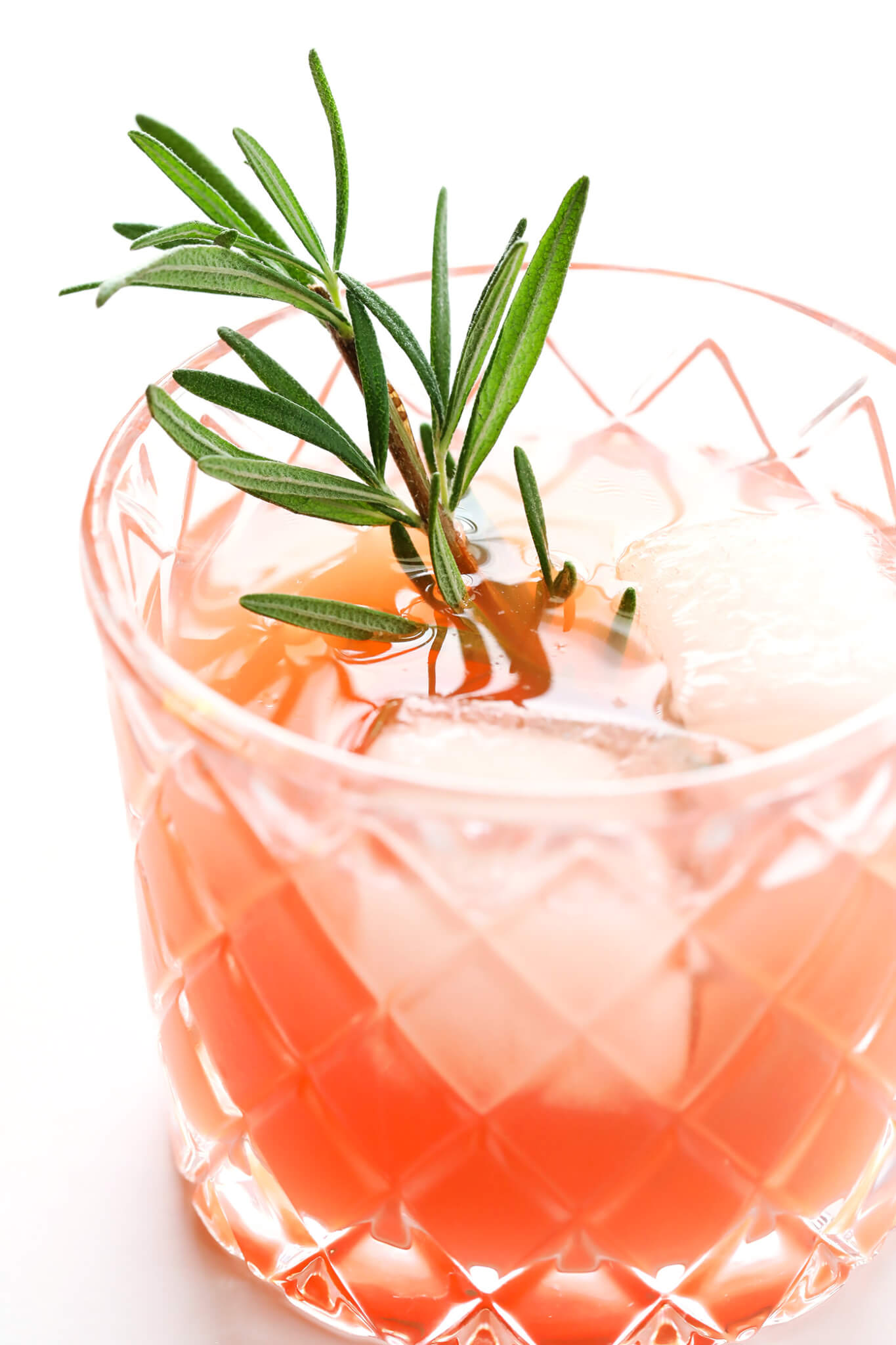 These refreshing 30-second cocktails are quick and easy to make, they're made with gin (or vodka), St. Germain (elderflower liqueur) and grapefruit juice, and garnished with a sprig of fresh rosemary. They are classically known as the "Frenchie" or "Frenchy" cocktail -- so delicious!